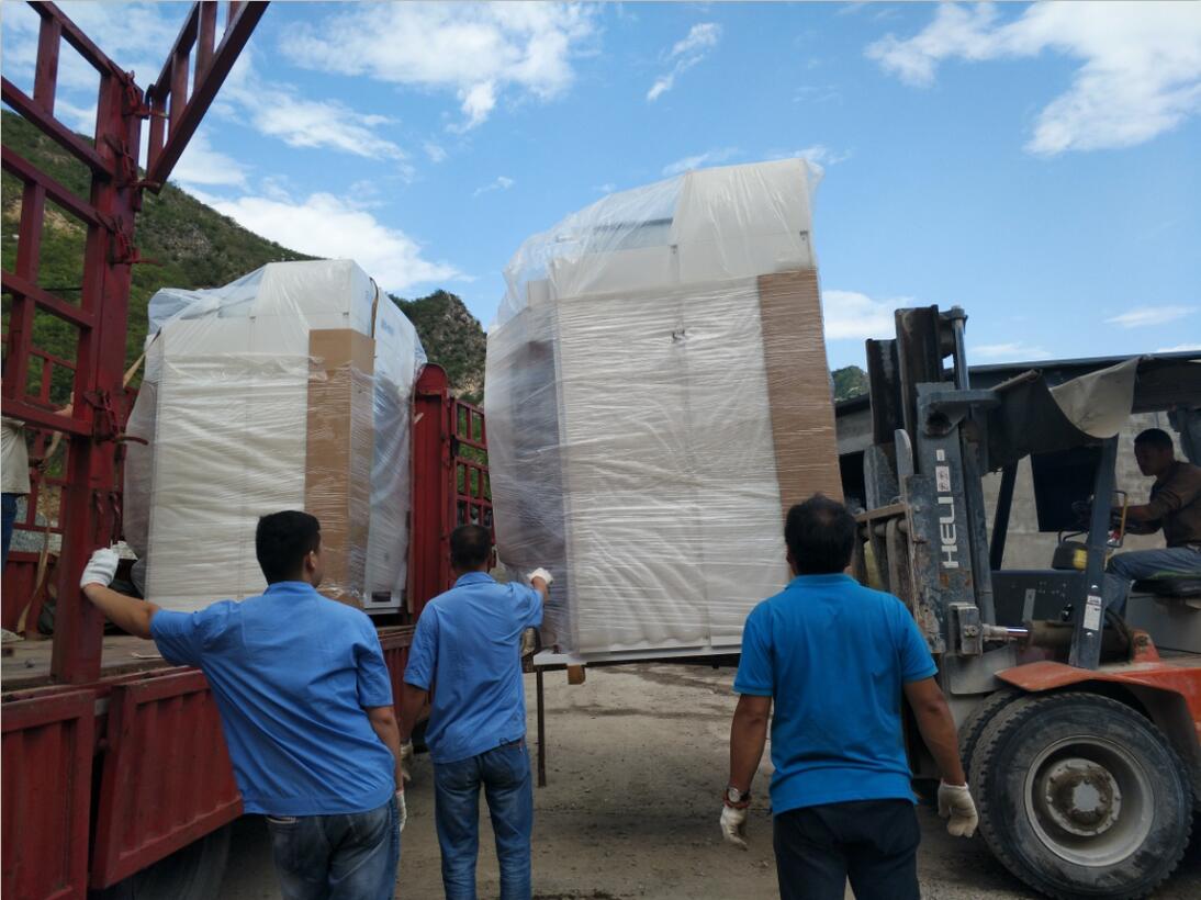 保定野三坡水洗廠洗滌設備送貨現(xiàn)場 保定野三坡水洗廠洗滌設備送貨現(xiàn)場